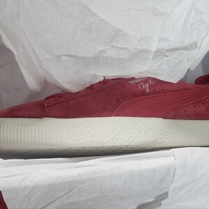 Puma The Clyde Red Suede Sneakers Low Top NEW Size 9.5